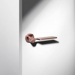 Poignée de porte Dnd LE40 PVD-SCB finition cuivre
