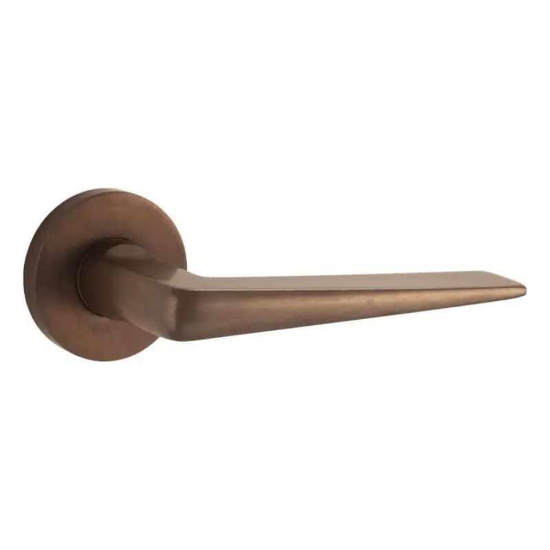 Poignée de porte Wig sur rosace Vivo laiton bronze antique Artitec