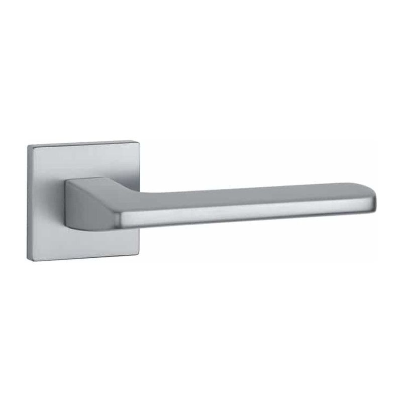 Poignée de porte Yuka chrome satiné
